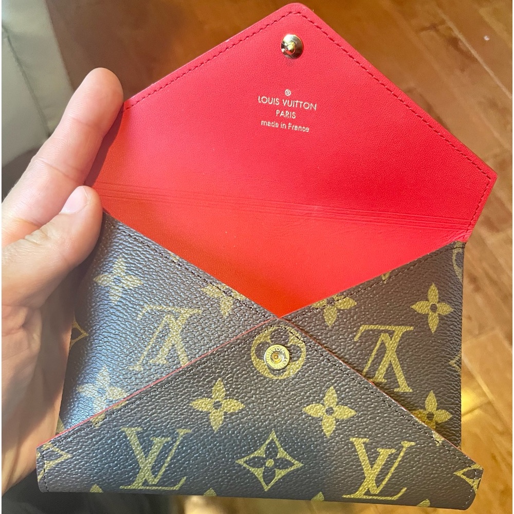 Louis Vuitton Medium Kirigami Wallet ♥️OPEN TO OFFERS♥️